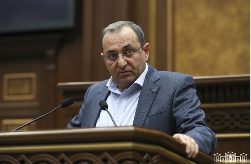 Արծվիկ Մինասյանն ուղղեց, երբ Վլադիմիր Վարդանյանը Գեղամ Նազարյանին ներկայացրեց որպես ընդդիմադիր պատգամավոր
