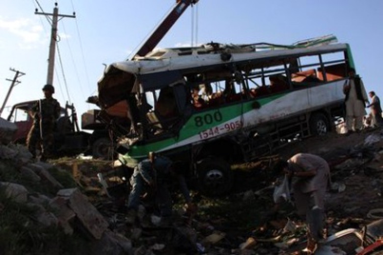 В Афганистане автобус врезался в бензовоз: погибли более 20 человек, 38 ранены