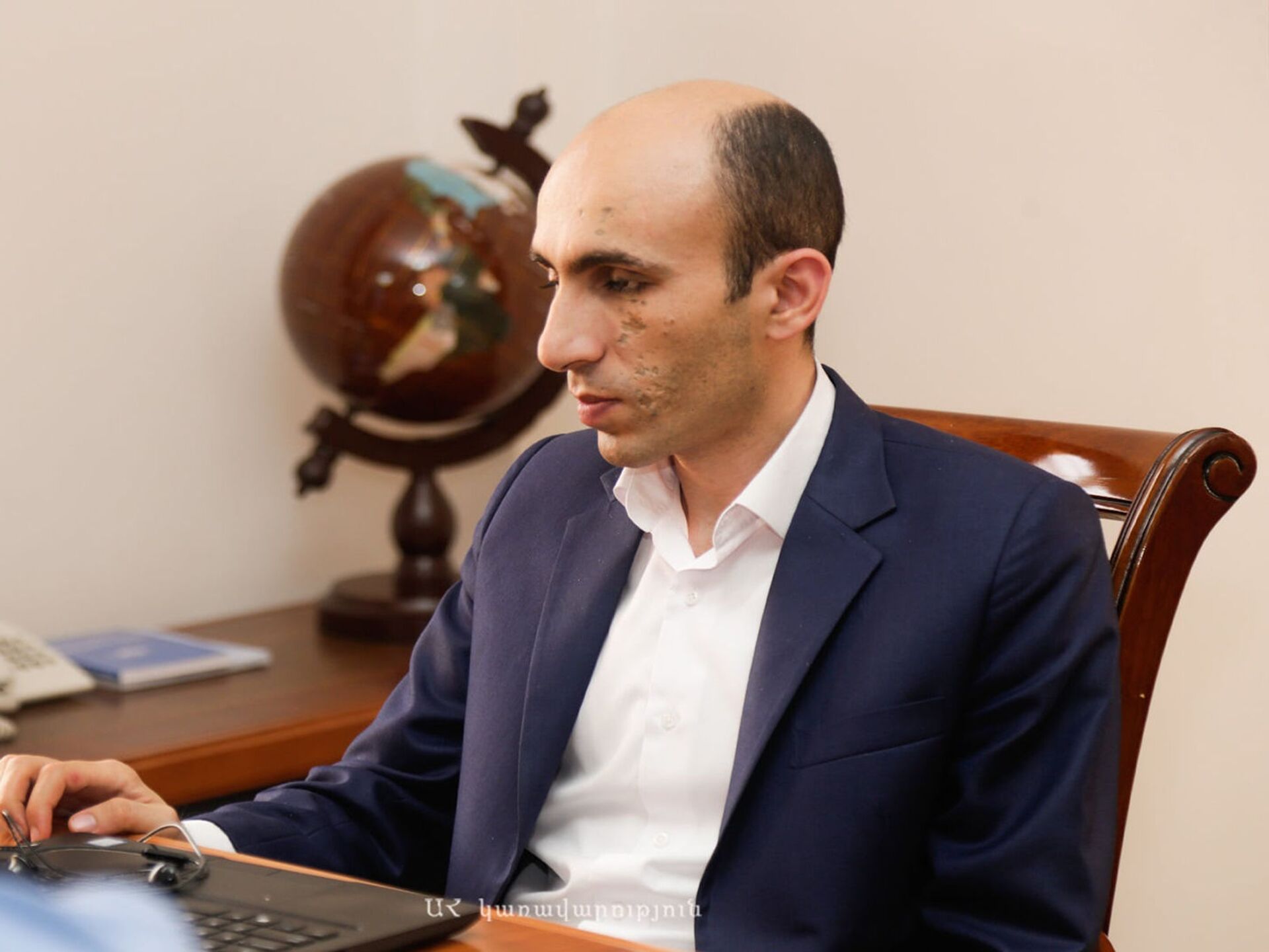 Дипломат-любитель, коррумпированный чиновник: Бегларян - Клаару