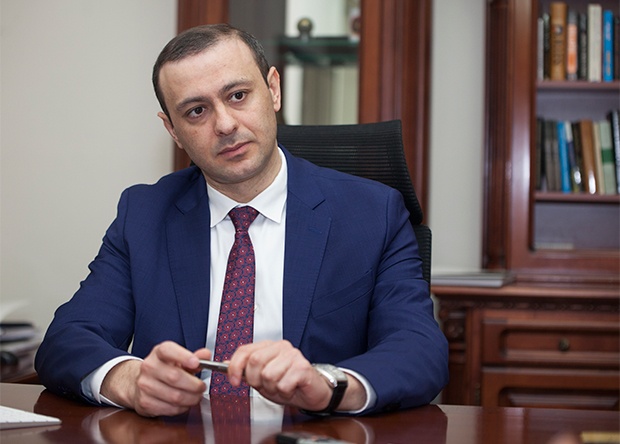 «Նկատի է ունեցել իրավապահ համակարգի միջոցով».  ԱԽ քարտուղարը՝ Փաշինյանի «ԱԱԾ պադվալները լցնելու» սպառնալիքի մասին