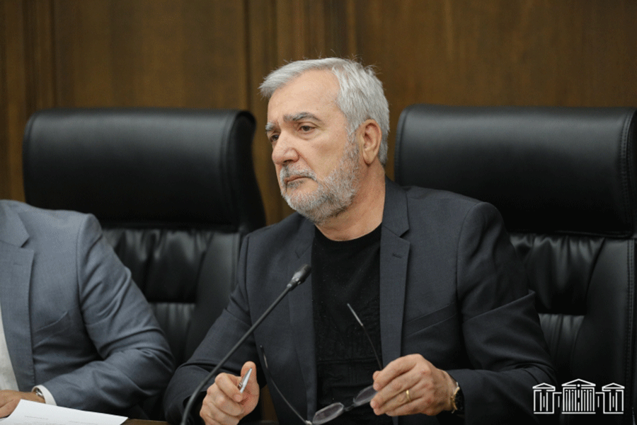 Զորամասերում «նայողների» ինստիտուտը վերացված է, բայց ինքնասպանությունները շարունակվում են․ Քոչարյան