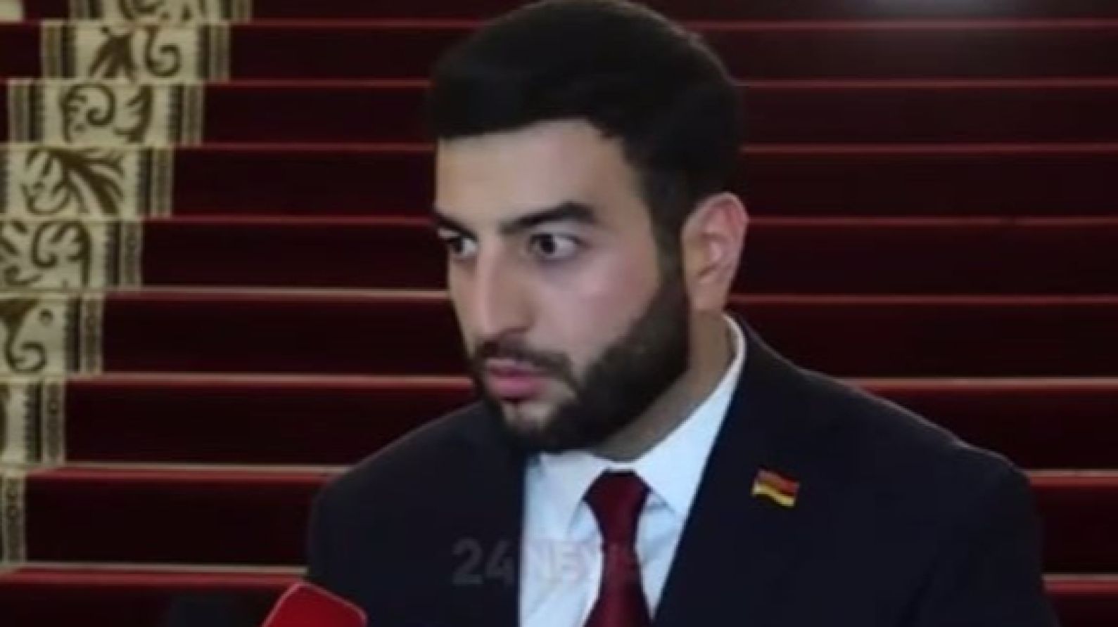 Ես նմա՞ն եմ մարդու, ով կարող ա գրած հարցեր հնչեցնի՞․Միքայել Խաչատրյանը՝ Ռոմանոս Պետրոսյանի sms-ի մասին