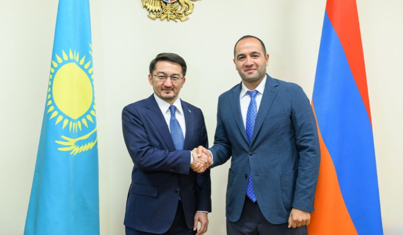 ԲՏԱ նախարար Դավիթ Թադևոսյանն ընդունել է Ղազախստանի փոխվարչապետ-նախարարին