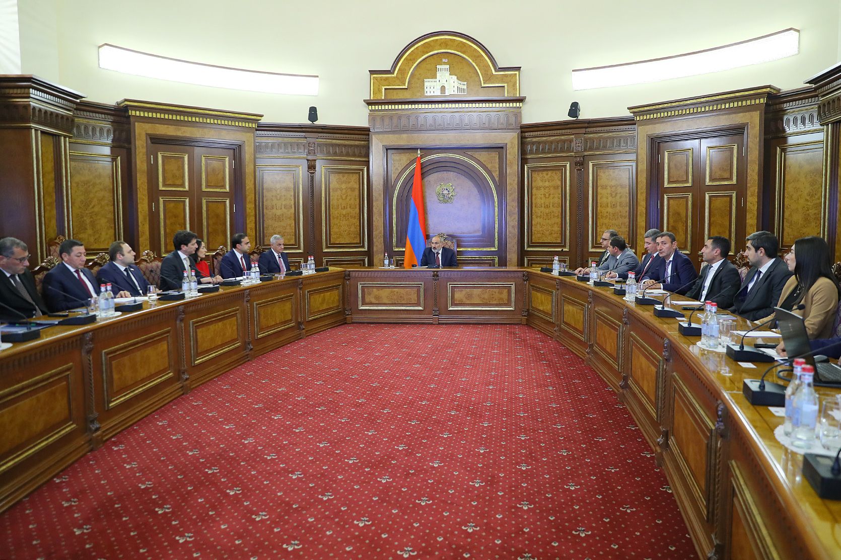 Վարչապետի գլխավորությամբ քննարկվել են պետական գնումների գործընթացի լավարկմանը վերաբերող հարցեր