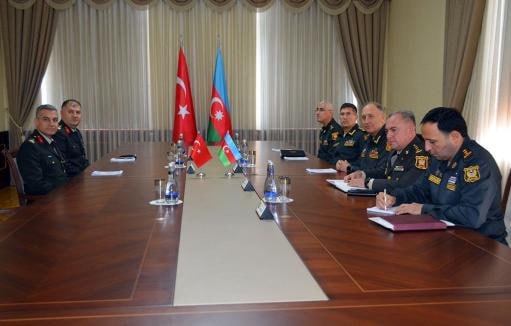Ադրբեջանի ԳՇ պետը հանդիպել է Թուրքիայի ՊՆ պատվիրակությանը, քննարկվել է ռազմական համագործակցությունը