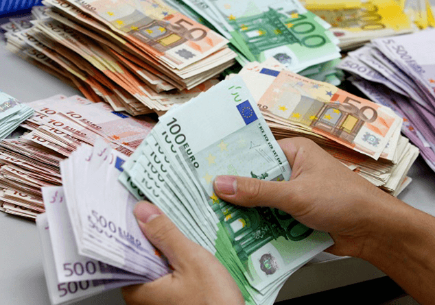 Եվրոն բանկերում գնվում է նվազագույնը 382 դրամով