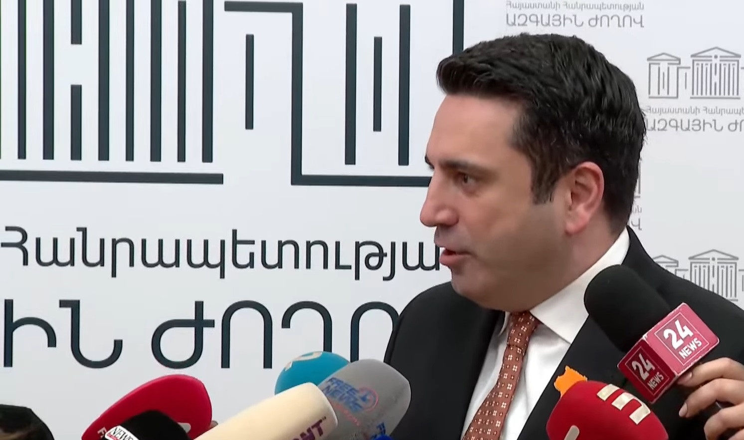 Պետք է տարածաշրջանում այնպիսի հարաբերություններ կառուցենք, որ որևիցե մեկը չմտածի մյուսի վրա հարձակվելու մասին. Ալեն Սիմոնյան