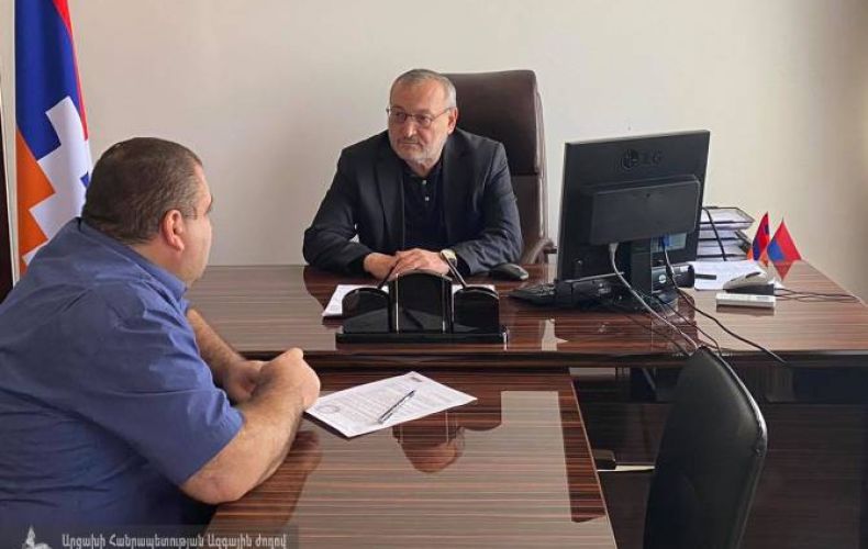  Արթուր Թովմասյանն այցելել է ՀՀ-ում Արցախի կառավարության օպերատիվ շտաբ