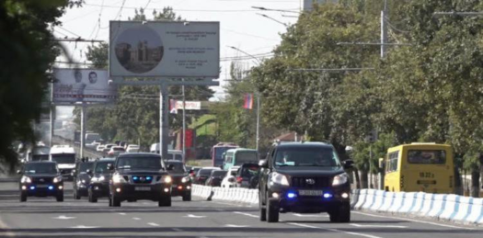 Փաշինյանի շարասյունը Սյունիքից վերադառնալիս ավտովթարի է ենթարկել քաղաքացու. տուժածներ կան. Հրապարակ