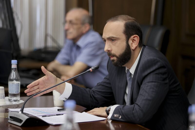ՔՊ-ն բոյկոտում է Արարատ Միրզոյանին. ի՞նչ են ուզում ցույց տալ. «Հրապարակ»