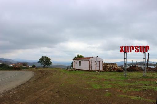 15։30-ի դրությամբ Ճարտարում քաղաքացիականների շրջանում զոհ չունենք, մի տղամարդ վիրավորվել է․ Թորոսյան