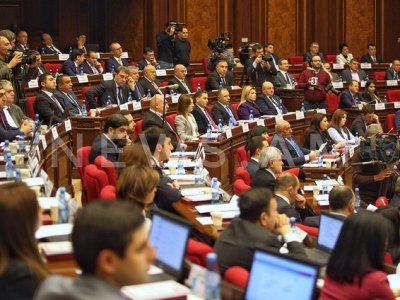 Պետաիրավական հարցերի հանձնաժողովի նիստը՝ առանց ընդդիմության մասնակցության