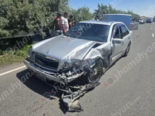 Սևան-Մարտունի ավտոճանապարհին բախվել են «Opel Astra»-ն, «Nissan Tiida»-ն և «Mercedes»-ը․ կան վիրավորներ