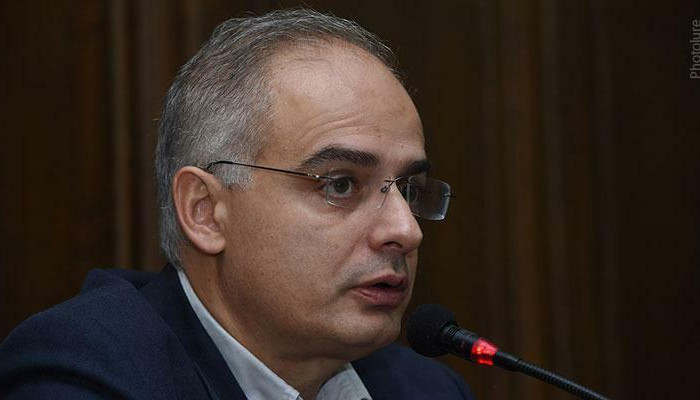 Իր անօրեն քայլերով Փաշինյանը ուղղակի դելեգիտիմացնում է հայոց պետությունը. Զուրաբյան