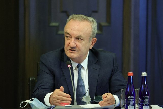 Դպրոցի գործադիր մարմինը կլինի ոչ թե ընտրովի, այլ նշանակովի. Խորհուրդը կկարողանա անվստահություն հայտնել տնօրենին