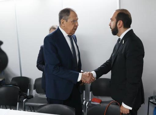 ՌԴ-ն պատրաստ է նպաստել Երևանի և Բաքվի միջև խաղաղության պայմանագրի կնքմանը. Լավրովը՝ Միրզոյանին