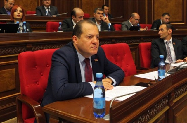 ԼՀԿ խմբակցության պատգամավորը Արցախի իր գործընկերոջ հետ քննարկել է Արցախում ստեղծված հետպատերազմյա տնտեսական իրավիճակը