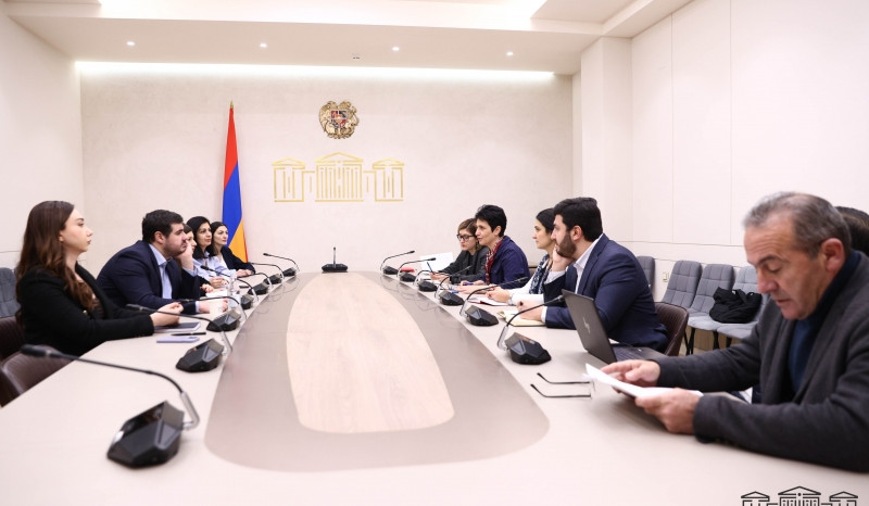 Արման Եղոյանն ու Մերի Գալստյանը քաղհասարակության ներկայացուցիչների հետ քննարկել են համագործակցելու ուղիները