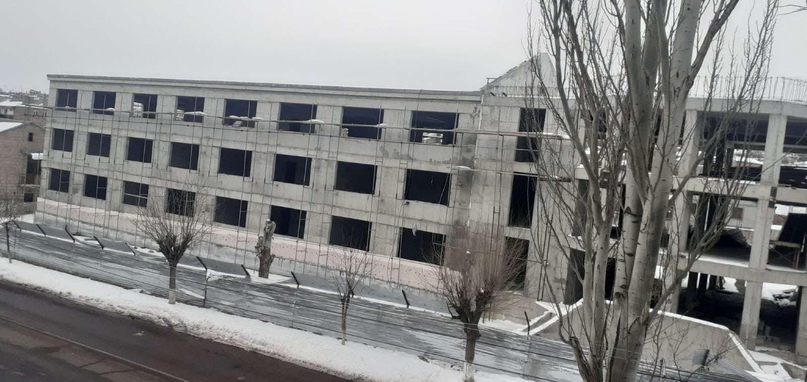 Արթիկի թիվ 2 հիմնական դպրոցի ուսուցիչները բողոքում են «Գիշերօթիկ դպրոցի» շենք տեղափոխվելու որոշման դեմ 