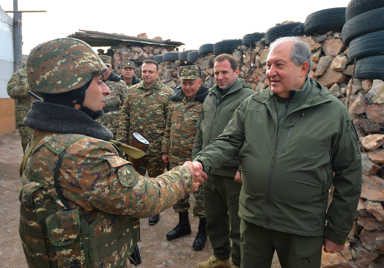 Армянская армия - живое воплощение национального единства и сплочения։ послание президента РА ко Дню армии