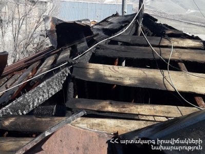 Հրդեհ Կոտայքում. այրվել են տան տանիքի փայտյա կառուցատարրերը