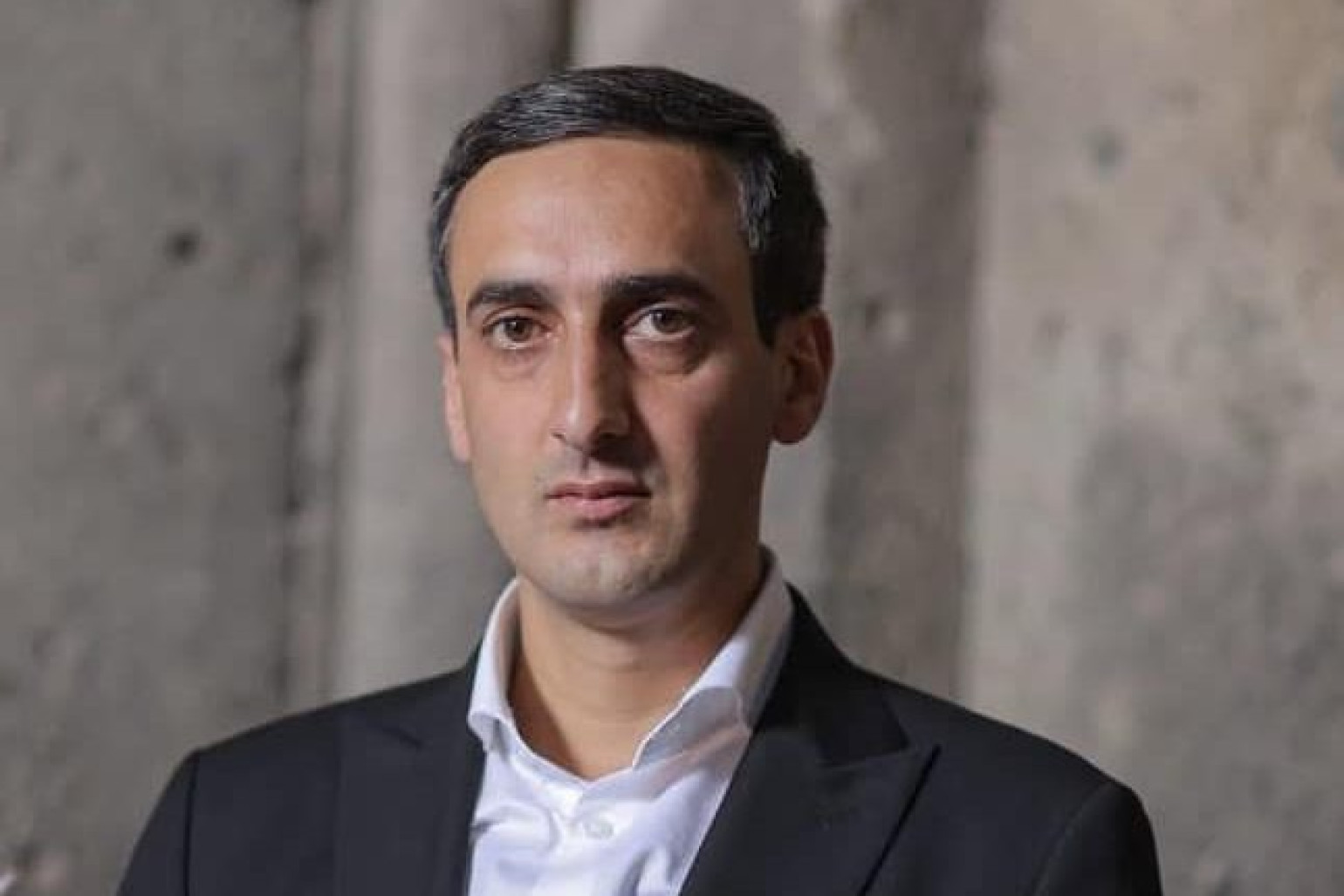 Սա ինձ համար քաղաքական առաքելություն է, որ հանրային գերակա շահը վերադարձնեմ հանրությանը․ Աջափնյակի թաղապետը՝ Շինարարների փողոցում կրպակները քшնդելու մասին