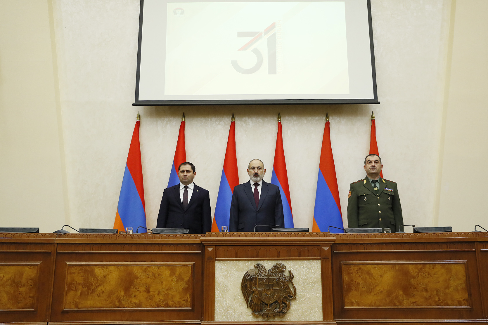 Нам нужна сильная и профессиональная армия с сильным духом, познаниями, интеллектом и прекрасным владением современными технологиями: премьер-министр