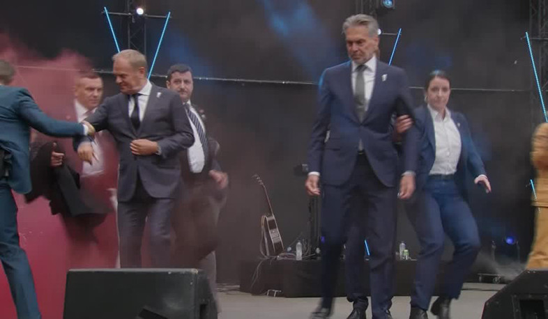 Նիդերլանդների և Լեհաստանի վարչապետների վրա ծխային ռումբ են նետել