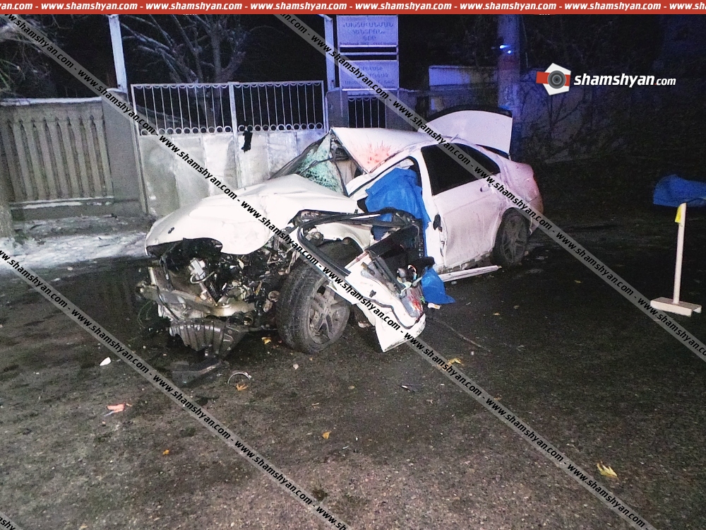 Ողբերգական վթար Երեւանում. Mercedes-ը բախվել է կայանված մեքենային, կա զոհ
