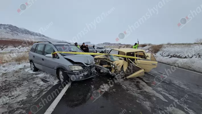 Մանրամասներ Երասխումում տեղի ունեցած ՃՏՊ-ից. ծնողները տեղափոխվել են «Էրեբունի», իսկ 2 երեխաները՝ «Սուրբ Աստվածամայր» ԲԿ-ներ