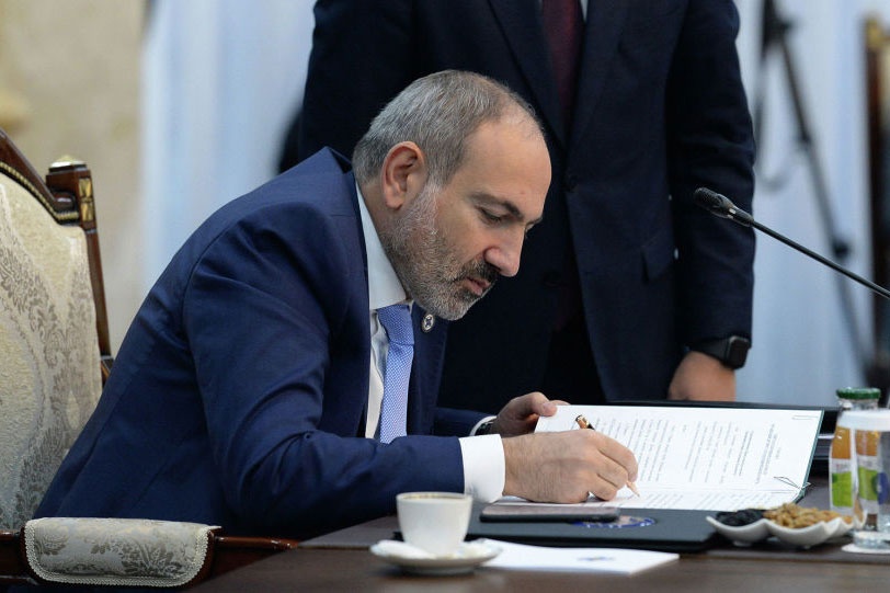 Փաշինյանի որոշմամբ հաստատվել է ՀՀ արտաքին հետախուզության ծառայության տարբերանշանի ձևը (լուսանկար)
