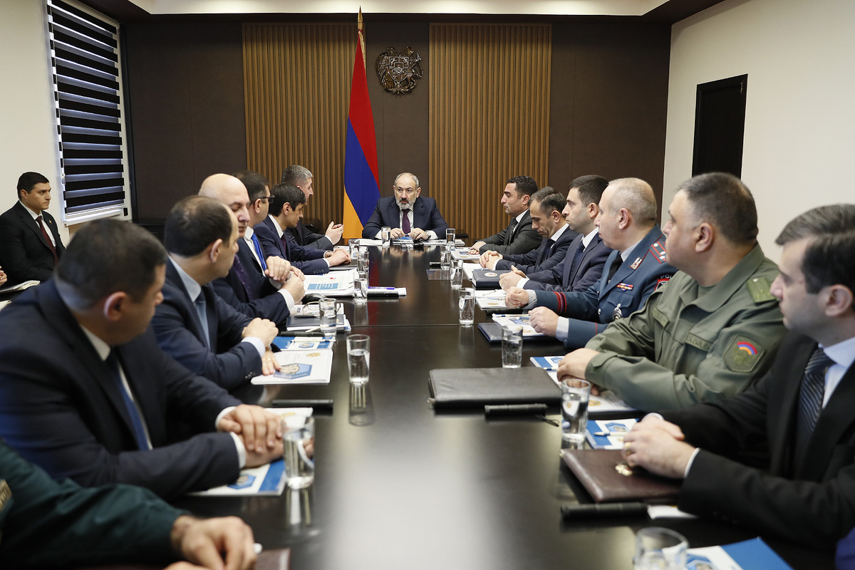 Նիկոլ Փաշինյանն աշխատանքային այց է կատարել Արագածոտնի մարզ, ծանոթացել է մարզպետարանի 2022թ. գործունեության հաշվետվությանը