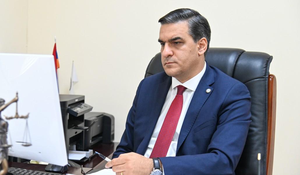 Կինը չպետք է դառնա հասարակության որոշած խարանի զոհն ու ստիպված լինի ապրել զրկանքներով․ Թաթոյան