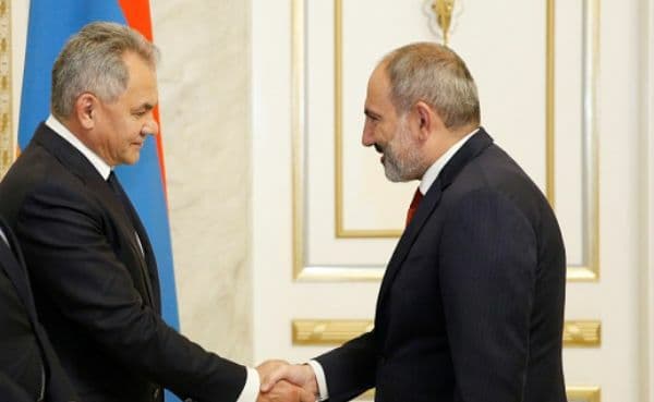 Ընթանում է Նիկոլ Փաշինյանի և Սերգեյ Շոյգուի հանդիպումը