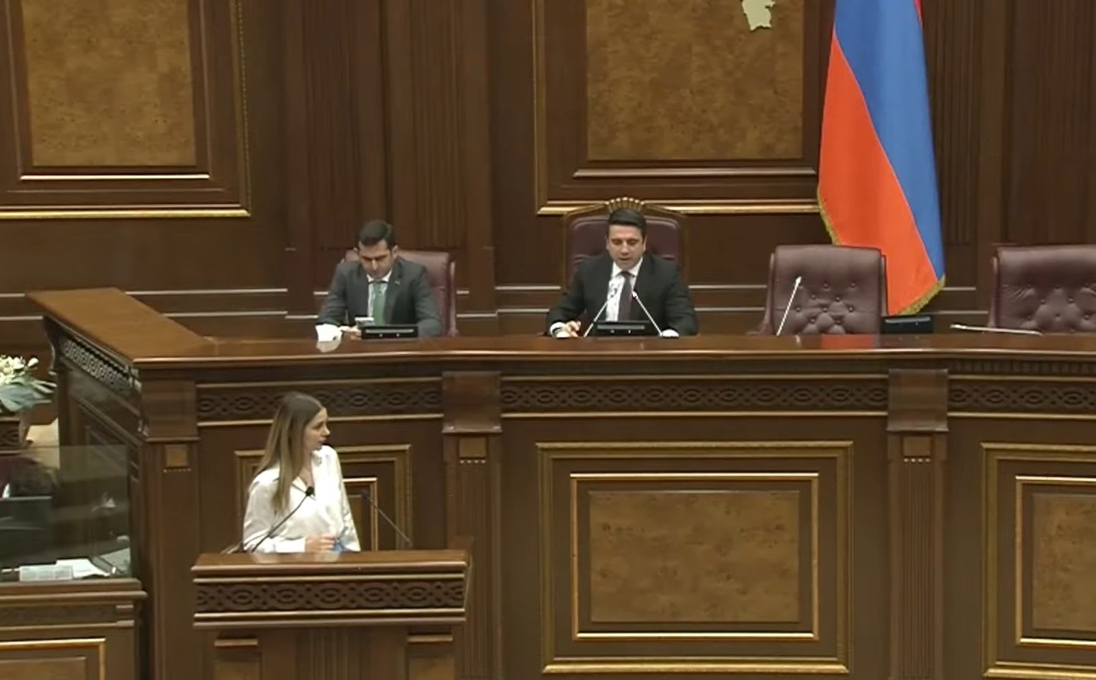 ԱԺ նիստին վարչապետը և ընդդիմադիր պատգամավորը պայմանավորվեցին գնալ, տեսնել՝ ստրատեգիական նշանակության ինչ է ստեղծվել սահմանին