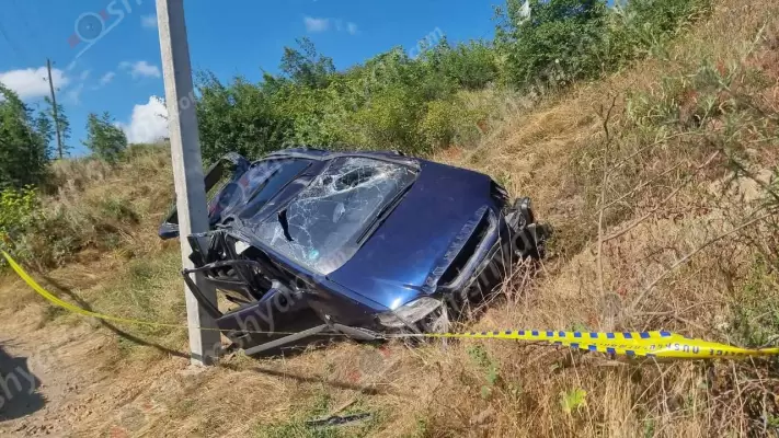 Կողբում 48-ամյա վարորդը «Opel Zafira»-ով բախվել է երկաթե արգելապատնեշներին և մոտ 100 մետր գլորվելով հայտնվել ձորում․ 2 վիրավորները անչափահասներ են