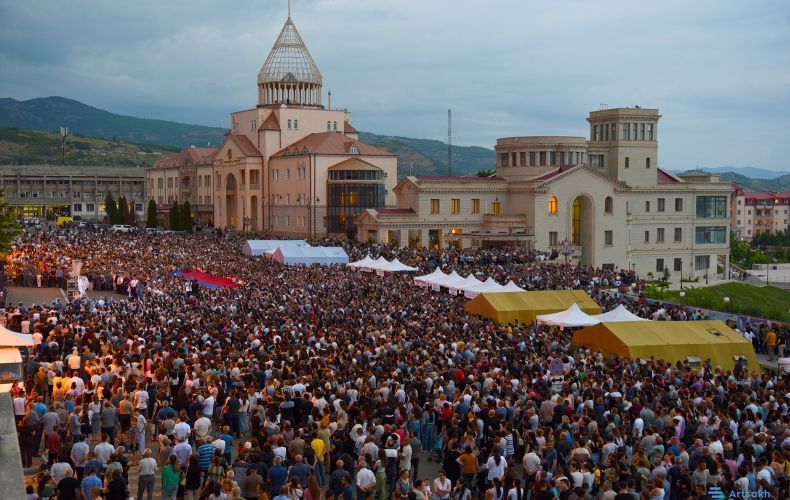 Լեռնային Ղարաբաղ.  ցույցեր Երևանում և Ստեփանակերտում՝ հանուն շրջափակման վերացման և ինքնորոշման իրավունքի