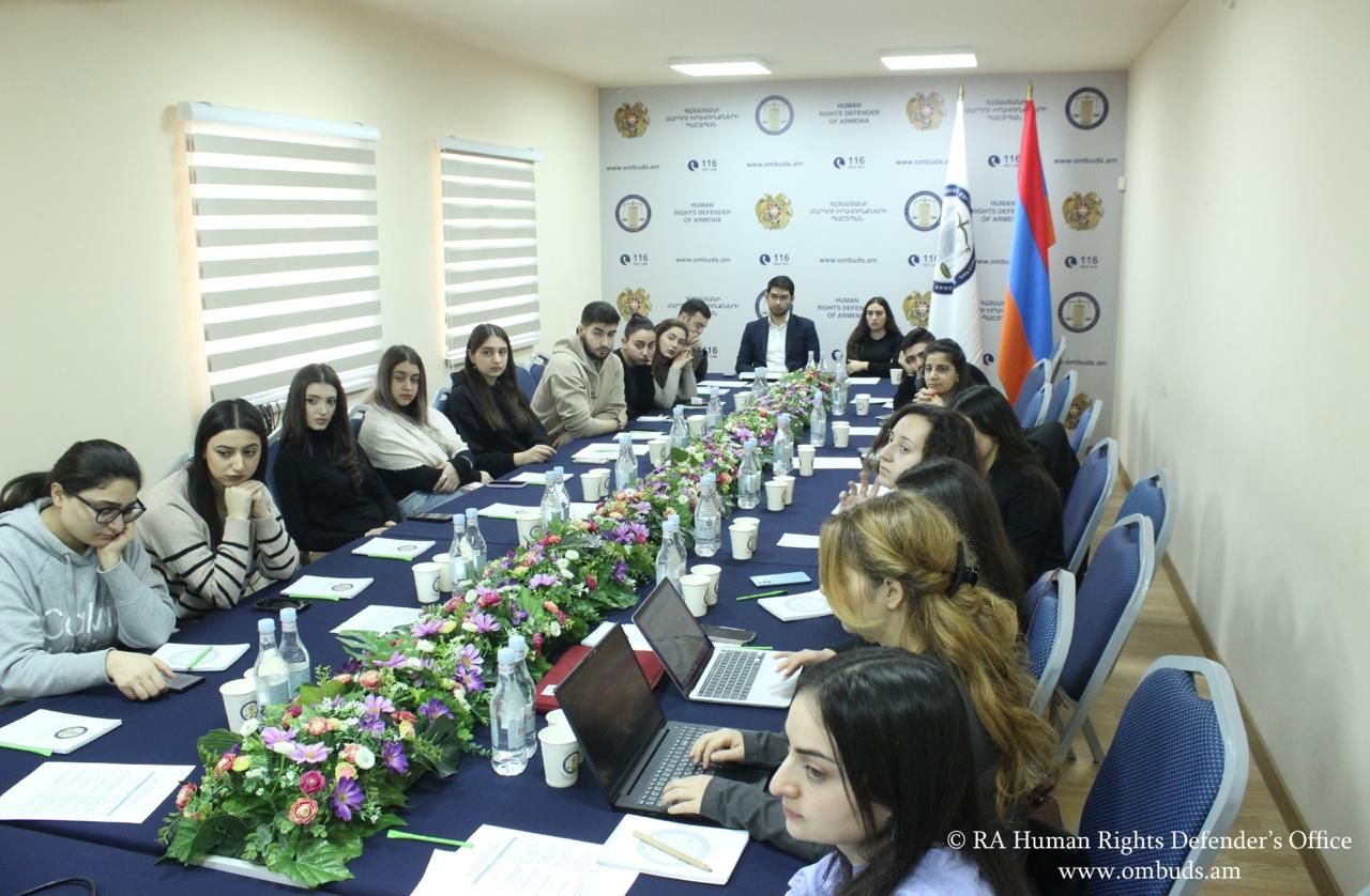Մանասյանը դասախոսությամբ է հանդես եկել Միջազգային Իրավունքի Ակադեմիայի չորրորդ դասընթացի շրջանակում՝ նվիրված մարդու իրավունքներին