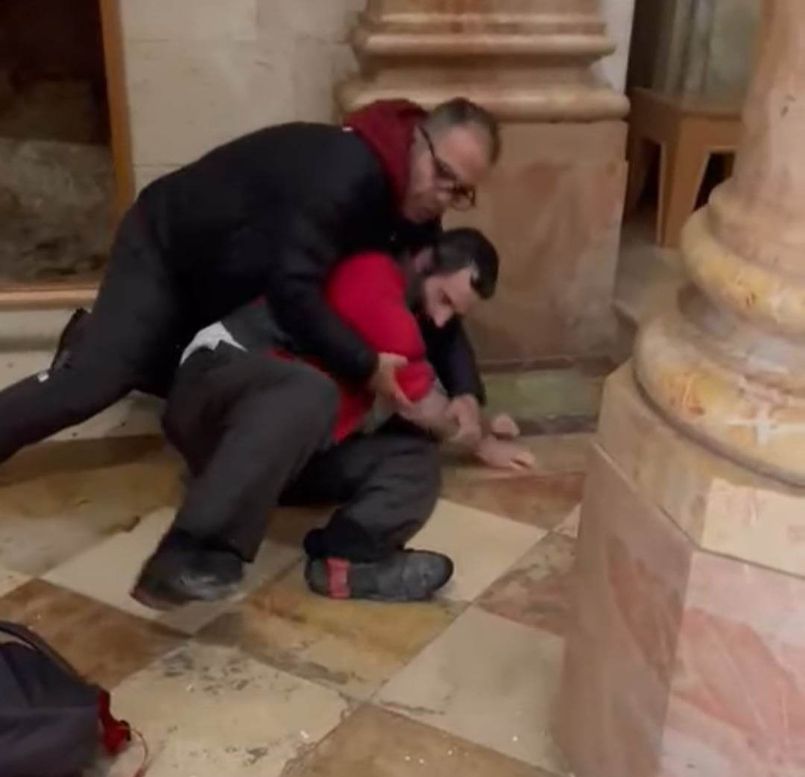 Հրեա ծայրահեղականը հարձակվել է Երուսաղեմի հունական եկեղեցու վրա (տեսանյութ)