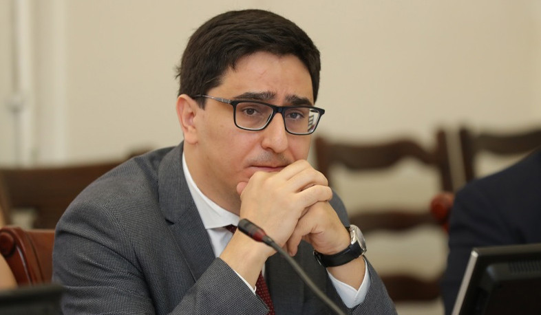 Եղիշե Կիրակոսյանը ամիսներ առաջ ձեռք բերված պայմանավորվածությամբ սեփական դիմումի համաձայն կազատվի պաշտոնից