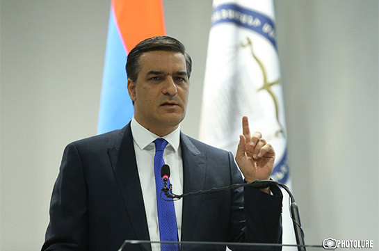 «Փառուխի դեպքերը ձեզ օրինակ՝ կտոր-կտոր»․ Թաթոյանն անդրադարձել է ԱԺ-ում Փաշինյանի ելույթին