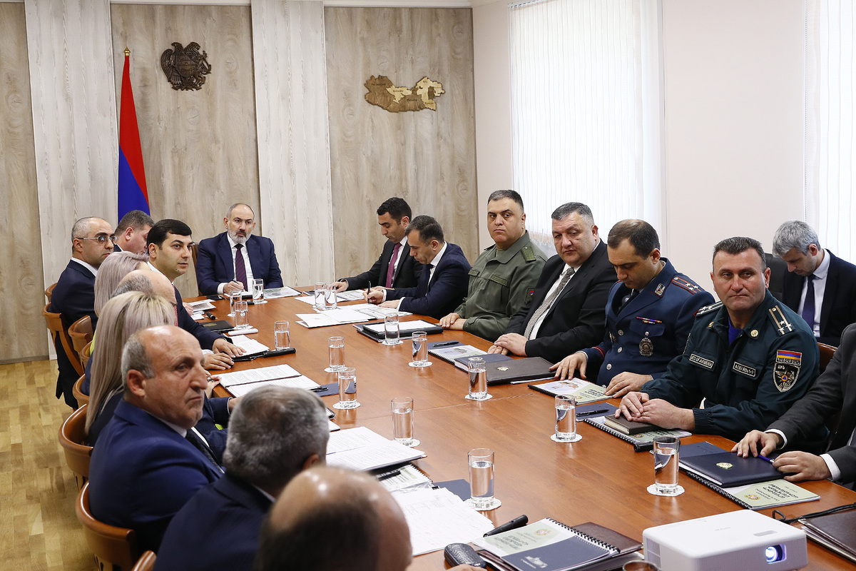 Փաշինյանն այցելել է Արմավիրի մարզ. նրան են ներկայացվել մարզի խնդիրներն ու դրանց լուծման հնարավորությունները