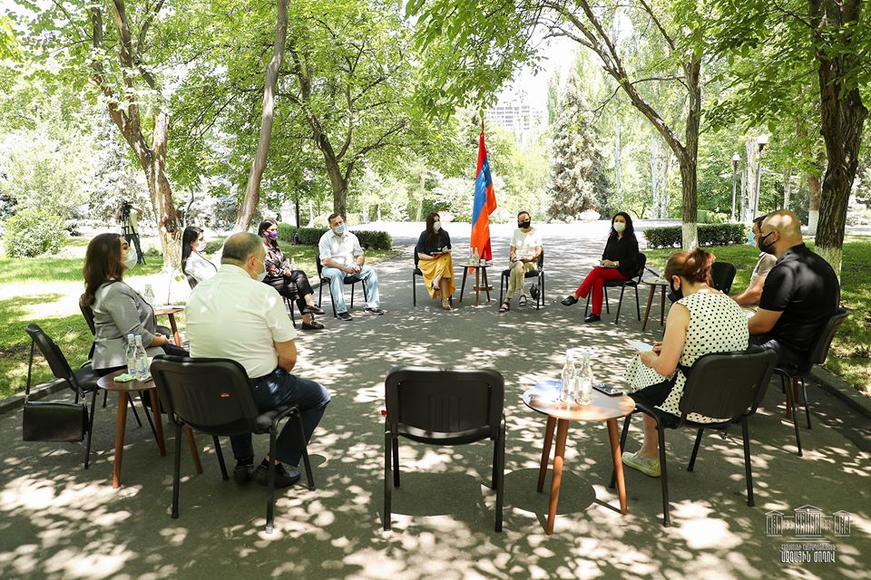 Պատգամավորները հանդիպել են զբոսաշրջային ոլորտի ներկայացուցիչների հետ