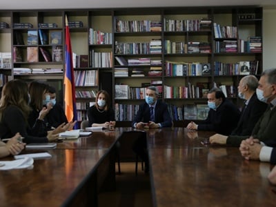 Աշխատանքային խումբը քննարկել է Չարենցի 125-ամյակին նվիրված ծրագրերը