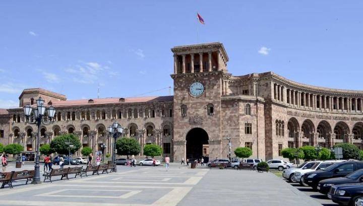Ընտրություններից մեկ օր առաջ ուժային կառույցների ղեկավարները հրաժարականներ են գրել. «Ժողովուրդ»