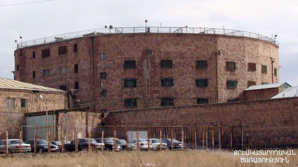 ՔԿՀ-ներում արգելել են արևածաղկի սերմ «չրթել». «Հրապարակ»