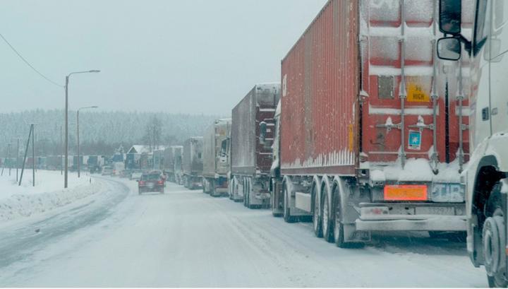 Վայոց ձորի, Սյունիքի մարզի ճանապարհներին մերկասառույց է. Լարսում 500 բեռնատար է կուտակված