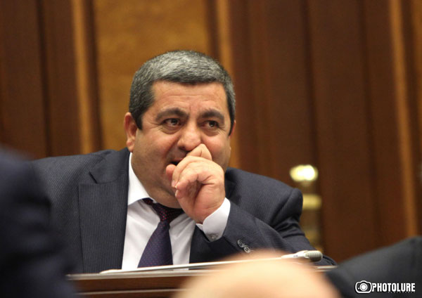 «Ի՞նչ հետախուզում, ես էս երկրում եմ. փող եմ պարտք, պտի տամ, չեմ կարա տամ՝ գույքը կվեկալեն». Առաքել Մովսիսյան (Շմայս)