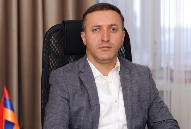 Մասիսի քաղաքապետի ՔՊ-ական թեկնածուի՝ երեխային հեռախոս խոստանալու դեպքով քրեական վարույթ է նախաձեռնվել