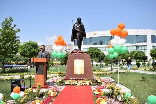 Երևանում բացվել է Մահաթմա Գանդիի արձանը՝ ի նշանավորում հայ-հնդկական հարաբերությունների